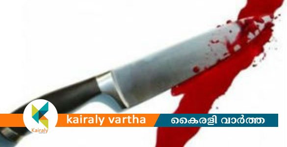 തൃശൂര്&zwj; മാനസികാരോഗ്യ കേന്ദ്രത്തില്&zwj; നിന്ന് ചാടിയയാൾ മൂന്ന് പേരെ കുത്തിപ്പരിക്കേല്&zwj;പ്പിച്ചു