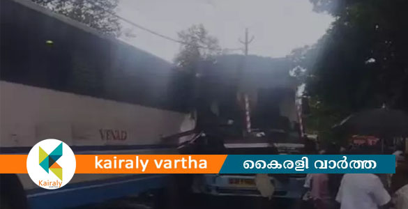 രാമപുരത്ത് ബസും ലോറിയും കൂട്ടിയിടിച്ച് അപകടം; നിരവധി പേർക്ക് പരിക്ക്