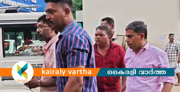 മുക്കുപണ്ടം പണയംവെച്ച് ലക്ഷങ്ങള്&zwj; തട്ടി; പെരുമ്പാവൂരിൽ ബാങ്ക് അപ്രൈസറും സുഹൃത്തുക്കളും അറസ്റ്റില്&zwj;