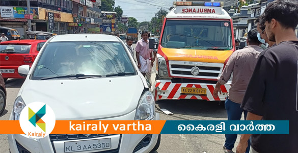 രോഗിയുമായി വന്ന ആംബുലൻസും കാറും കൂട്ടിയിടിച്ച് ആംബുലൻസ് ഡ്രൈവർക്ക് പരിക്ക്