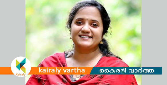 ഫേസ്ബുക്ക് പോസ്റ്റിലൂടെ അപകീർത്തിപ്പെടുത്തി; ശ്രീനാദേവി കുഞ്ഞമ്മയ്&zwnj;ക്കെതിരെ കേസ്