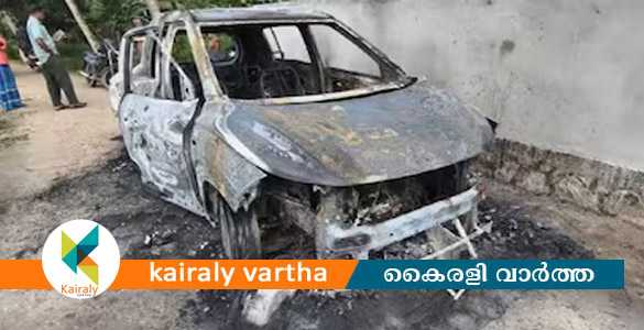 നെയ്യാറ്റിൻകരയിൽ റോഡിൽ നിന്നതു ചോദ്യംചെയ്ത യുവാവിനെ വെട്ടി; കാറിനു തീയിട്ടു